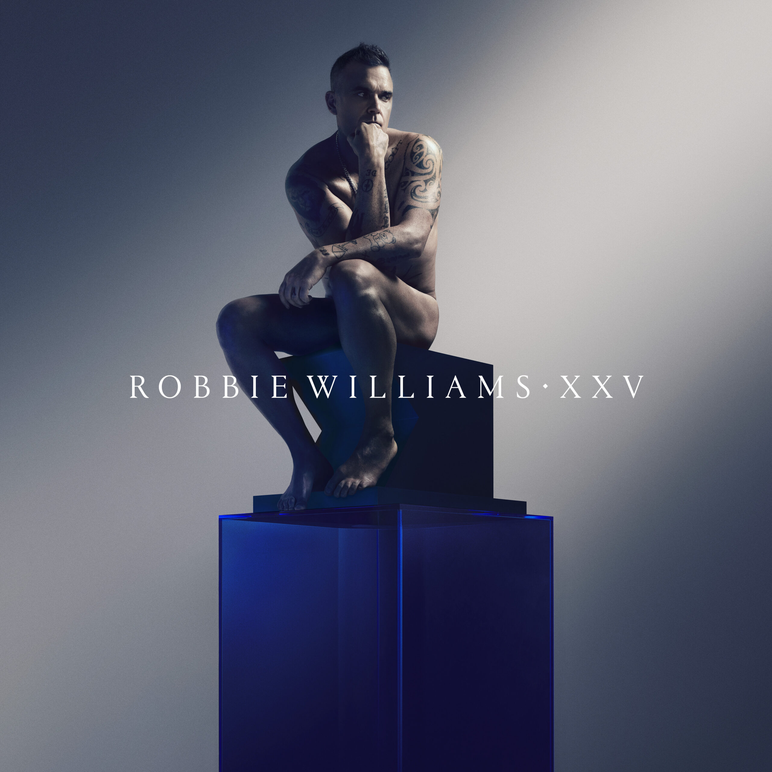 Lee más sobre el artículo ROBBIE WILLIAMS  CELEBRA 25 AÑOS COMO SOLISTA Y ANUNCIA  EL NUEVO ÁLBUM ‘XXV’